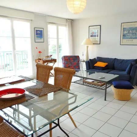 Bel 3 Pieces Avec Balcon, Admis Animaux, Parking, Port Guillaume - Fr-1-487-283 *